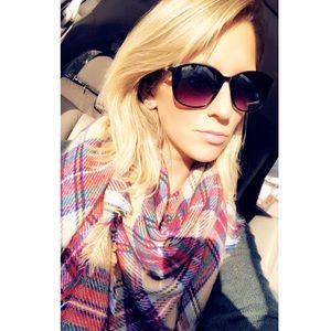 Meet your Posher, Tara